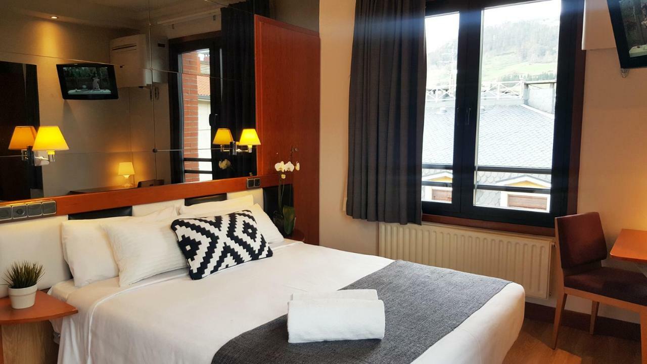 Hotel Oria Tolosa  Exterior photo
